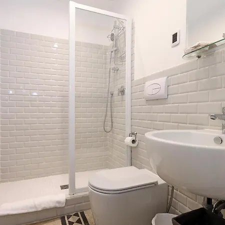 Residenza Mazzini Nocleg ze śniadaniem 2*