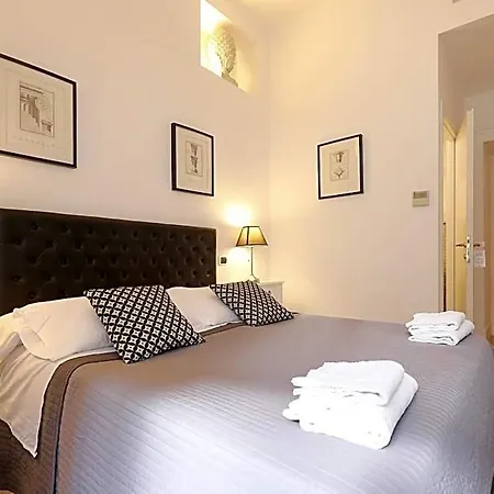 فندق مبيت وإفطار Residenza Mazzini 4*